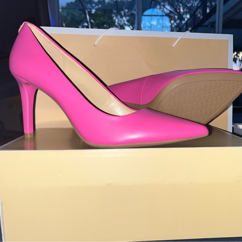 MICHEAL KORS DOROTHY FLEX HEEL PINK